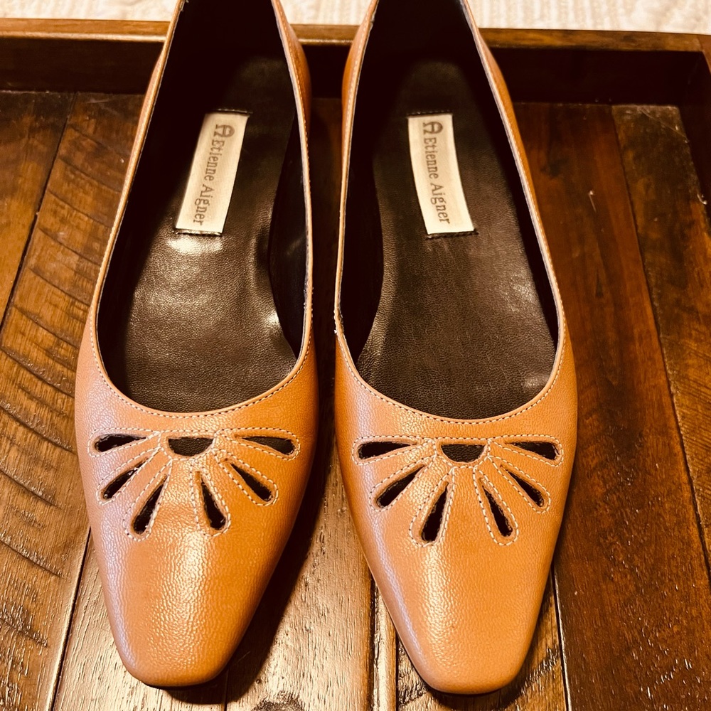 Etienne Aigner Flats